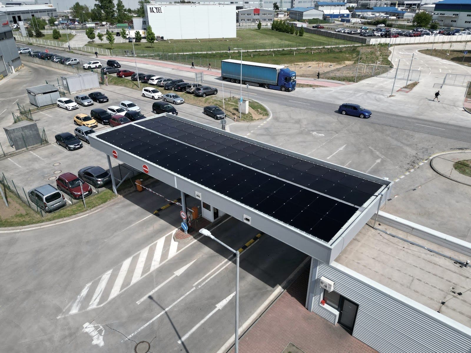 D a K - Küster, Bratislava, 34.2 kWp (1/4)