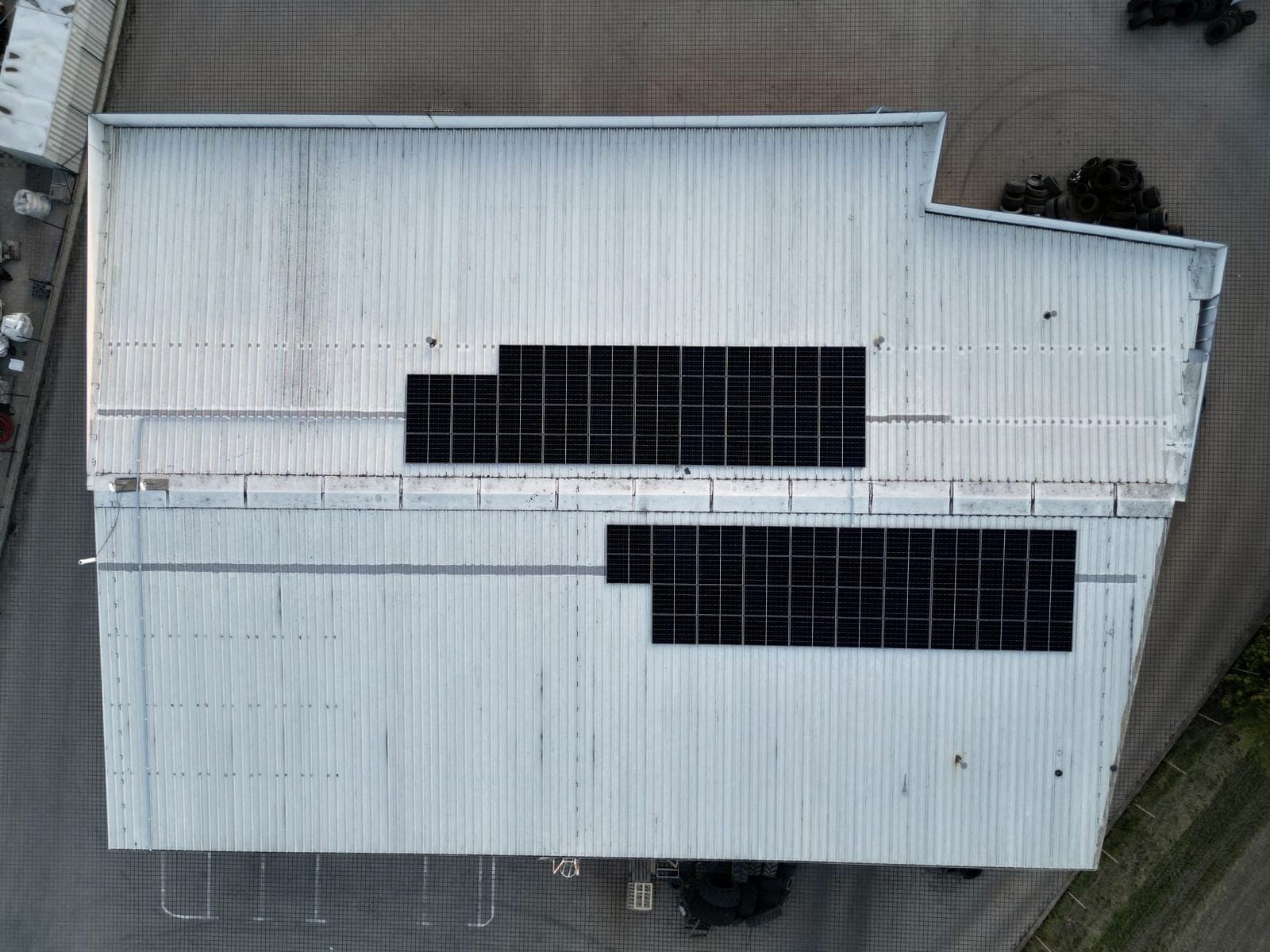 Pavol Chmela PNEU, Malacky, 33.1 kWp (1/5)